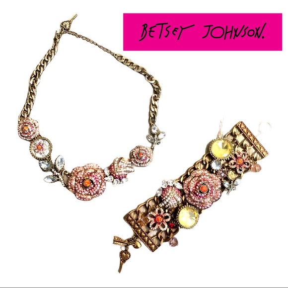 ❗️SOLD❗️Statement Necklace and Bracelet Ombré Rose Set - Picture 1 of 5